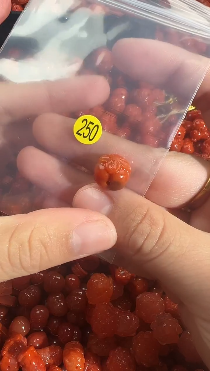 颈饰未镶嵌南红玛瑙1