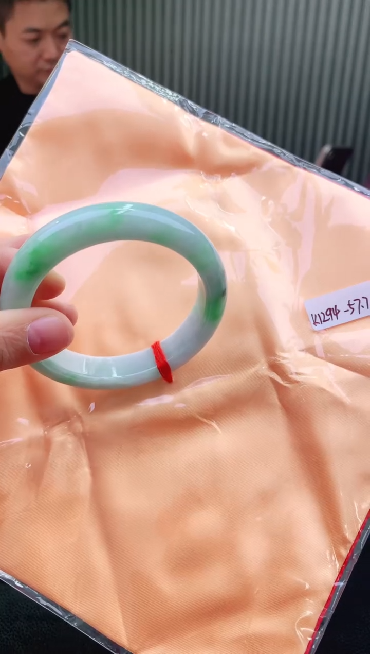 未镶嵌手镯翡翠57+