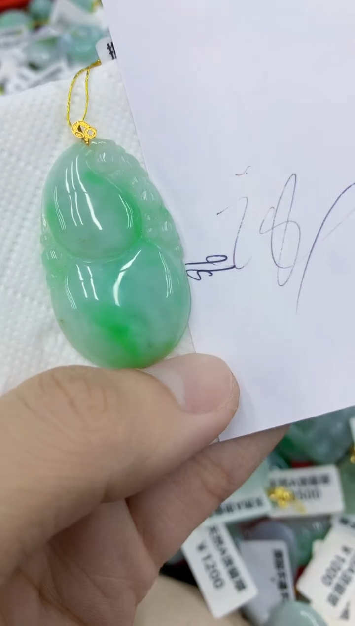 翡翠18K金镶嵌颈饰11111111111