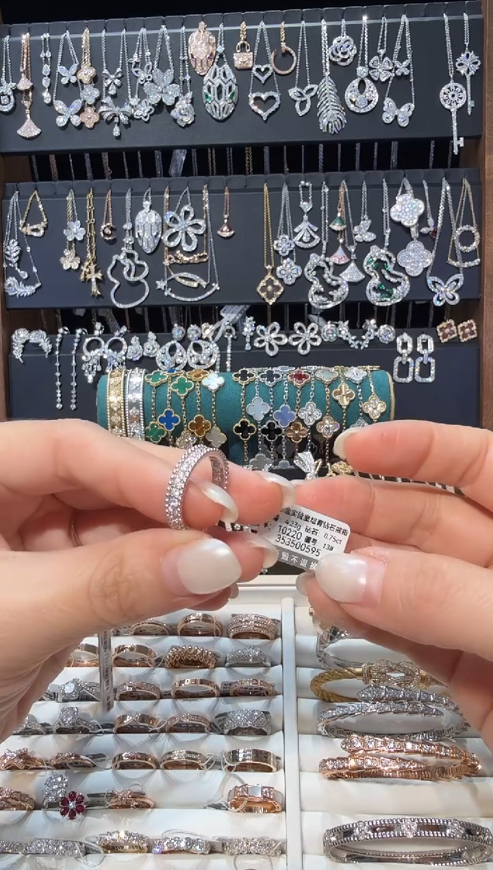 18K金镶嵌实验室培育钻石戒指