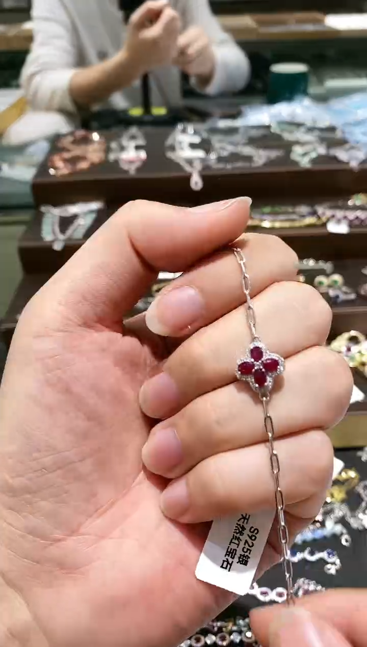 【闪购商品】红宝石手链银S925镶嵌手链