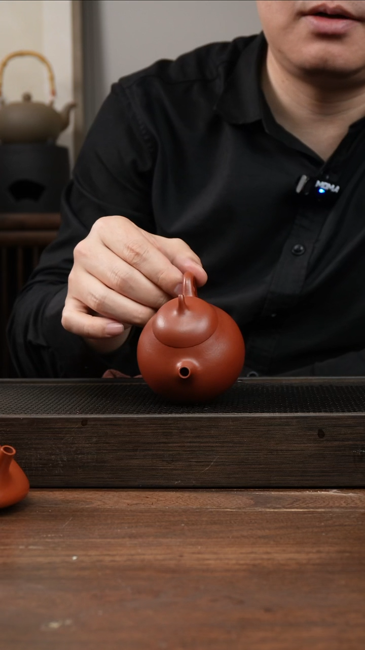 茶杯紫砂王*帅朱泥茄瓜     180CC  