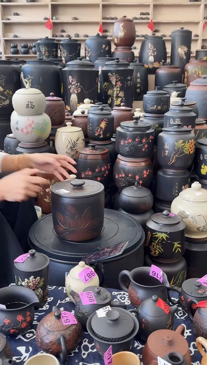 罐瑕疵茶叶罐   小五饼荷花  039