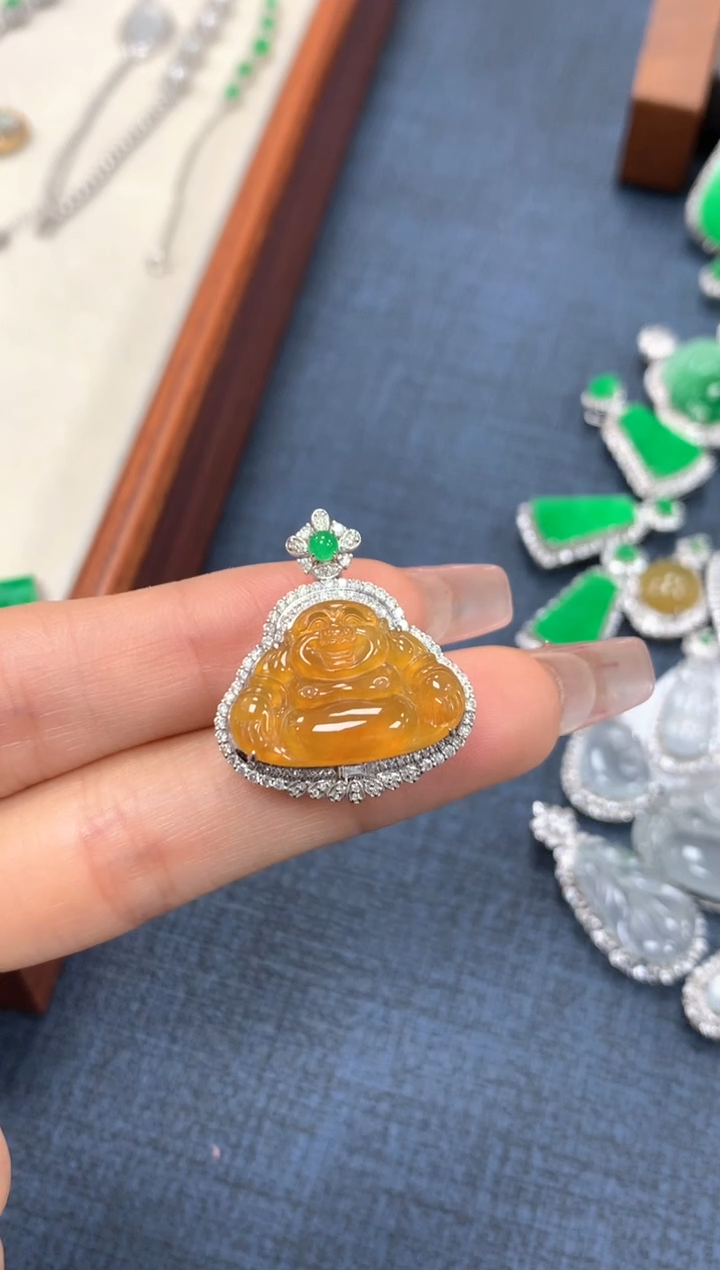 【闪购商品】翡翠颈饰18K金镶嵌黄翡佛公