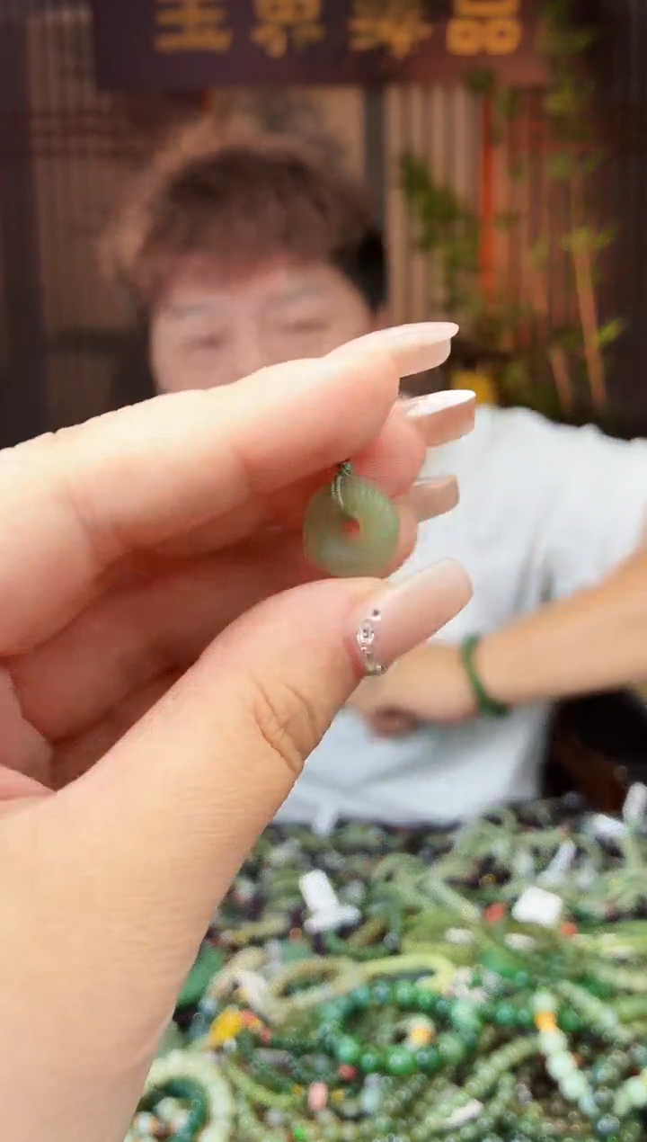 和田玉未镶嵌颈饰拍一发一