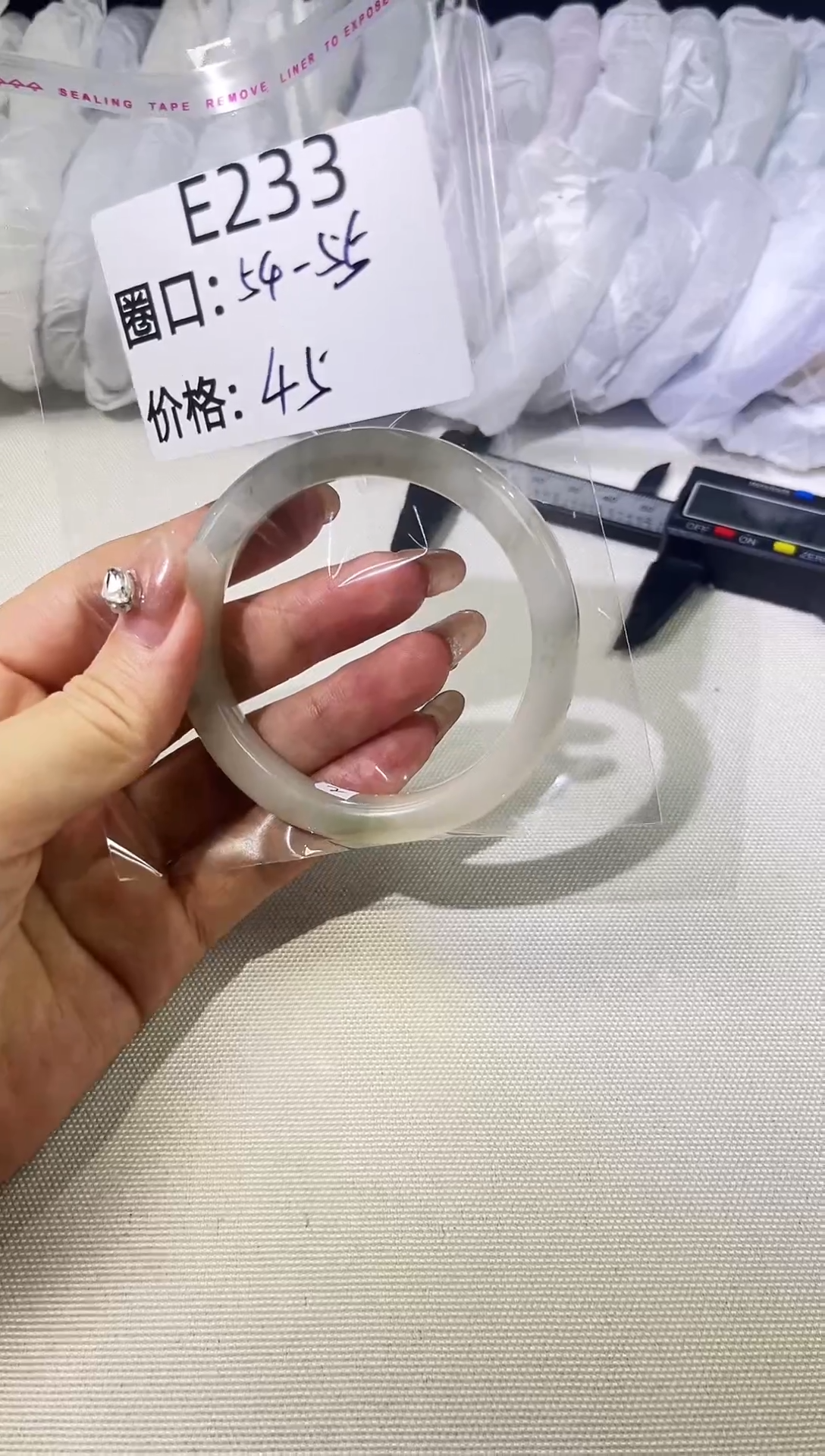 无石英石时尚气质百搭女款手镯手链