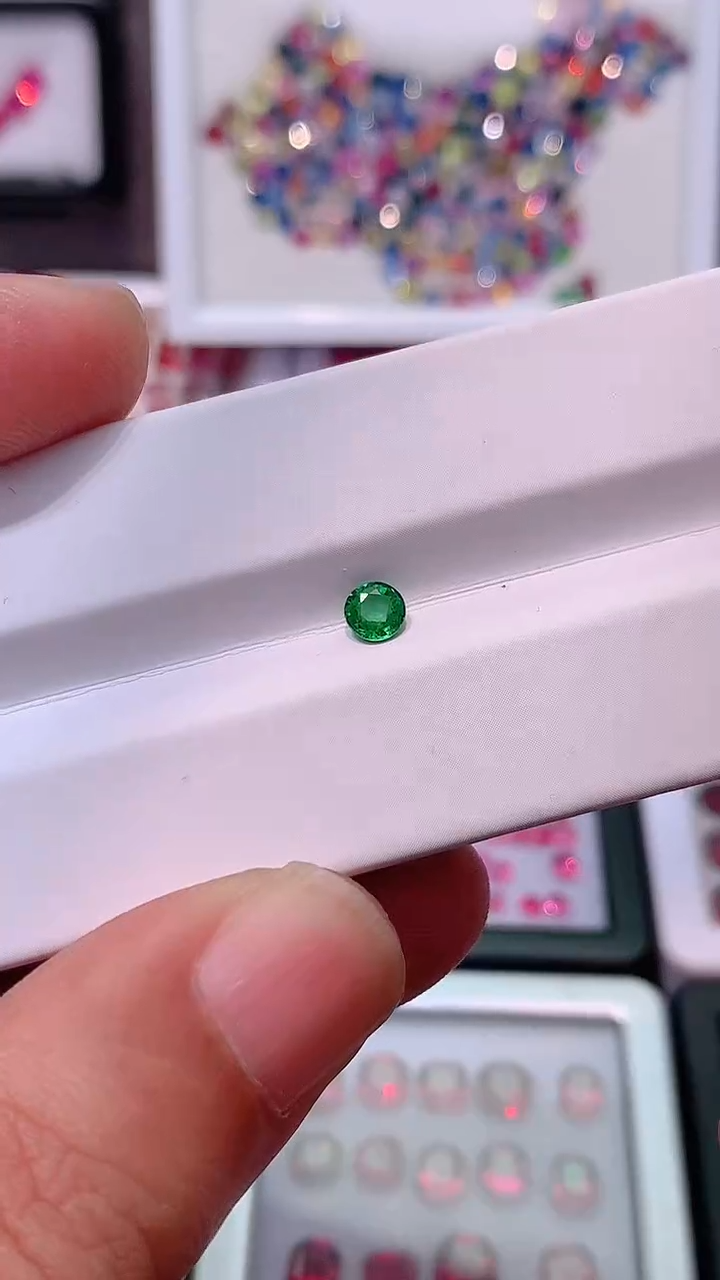 【闪购商品】石榴石（沙弗莱）裸石未镶嵌裸石0.33