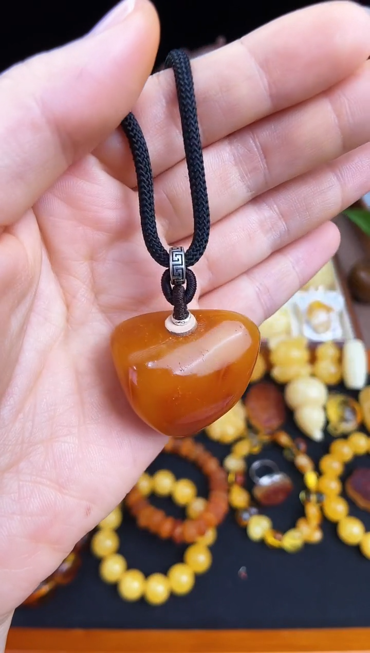 未镶嵌琥珀珠宝奇石柒月