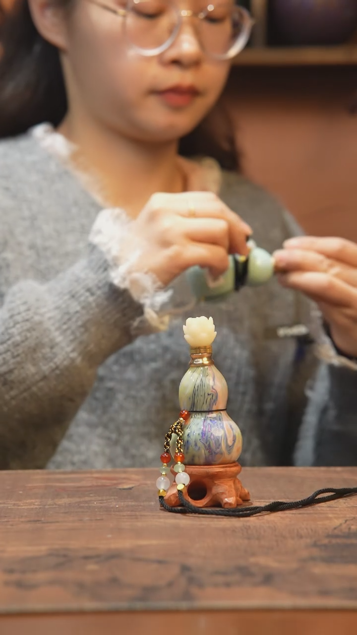 【闪购商品】425号-大漆飘漆小葫芦脖挂