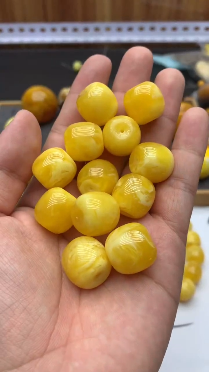 D130.柠檬黄18毫米老型珠