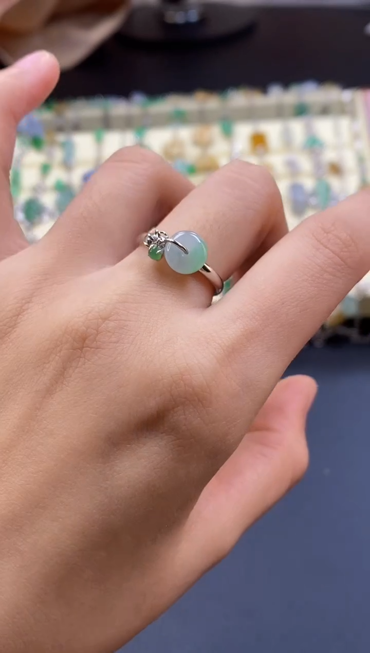 颈饰银S925镶嵌翡翠18977