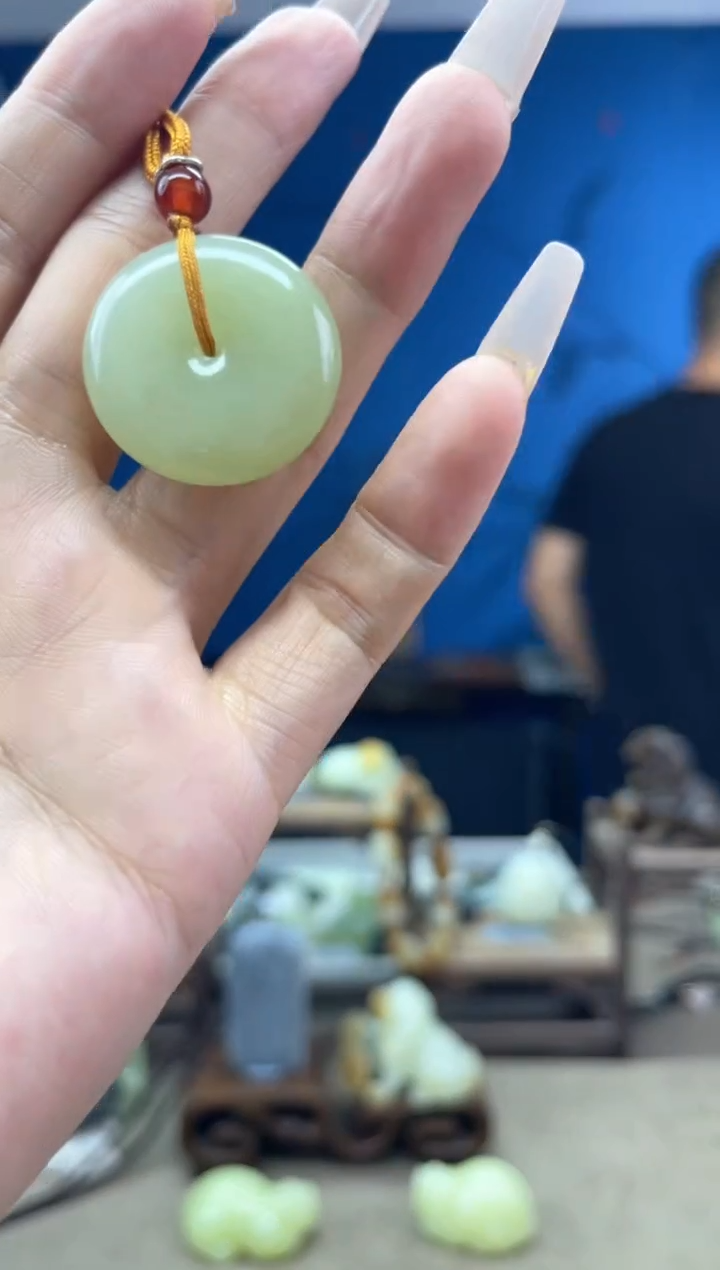 和田玉未镶嵌颈饰1