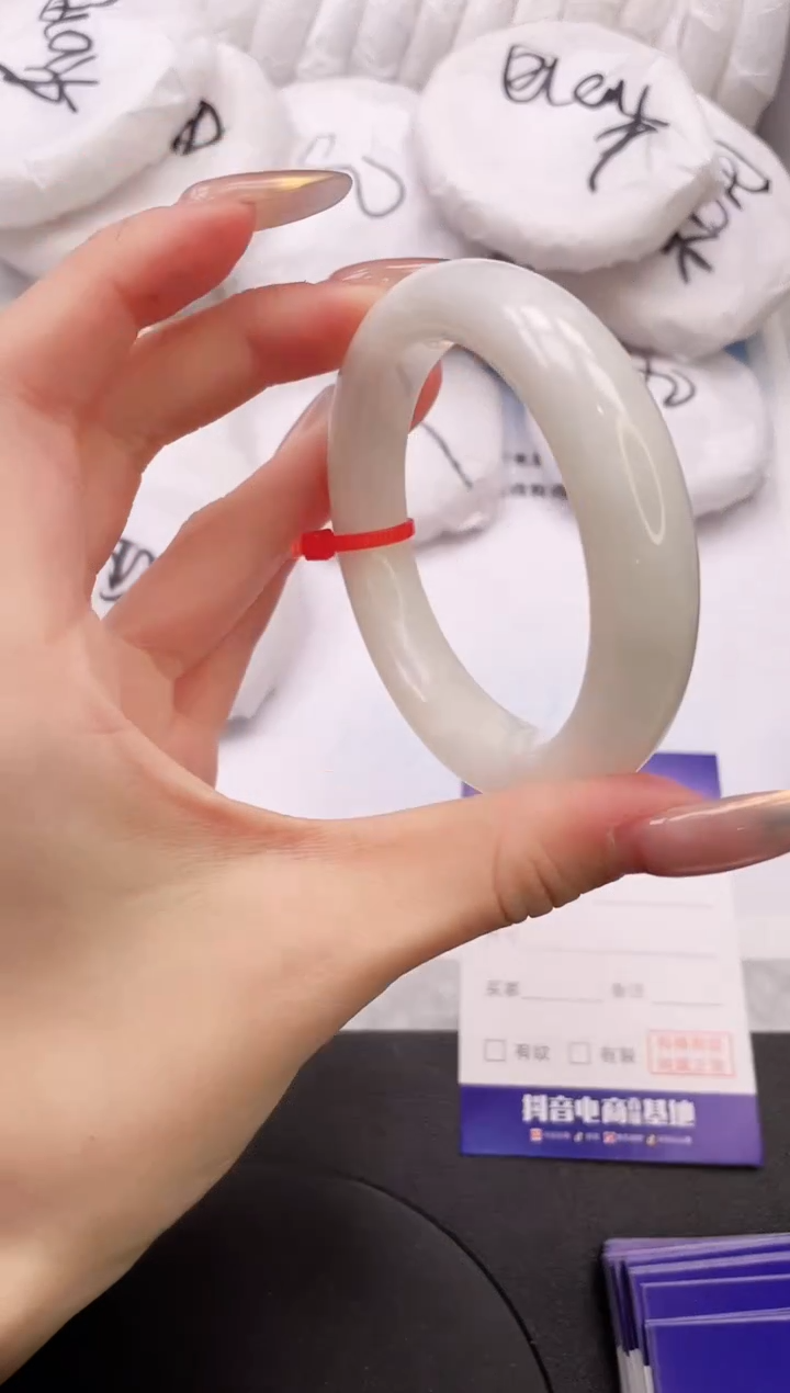 【闪购商品】和田玉手镯未镶嵌11K483-55