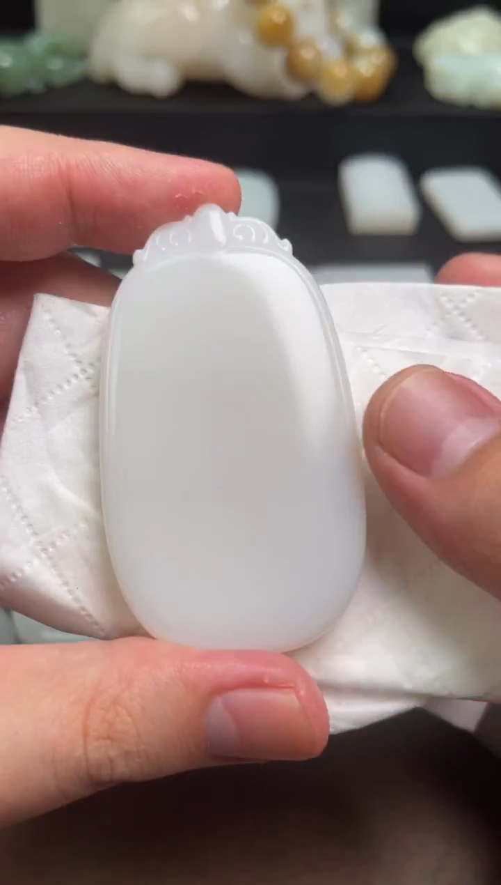 颈饰未镶嵌和田玉45 带点