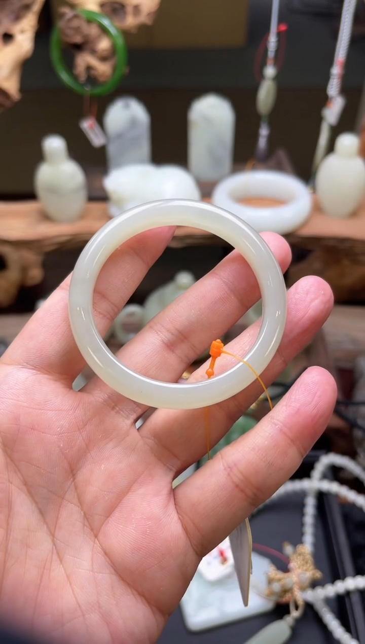 【闪购商品】和田玉手镯未镶嵌且末青白 50+圈 9006791