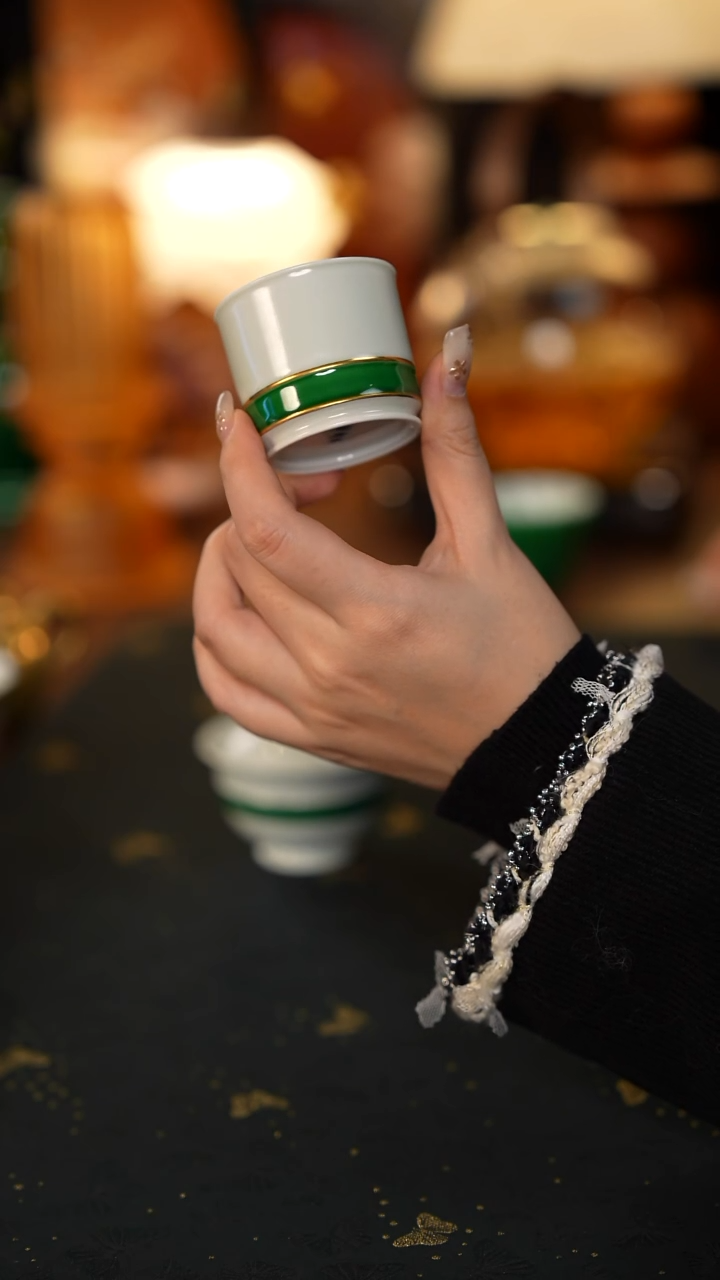 瓷唐里描金竹节杯