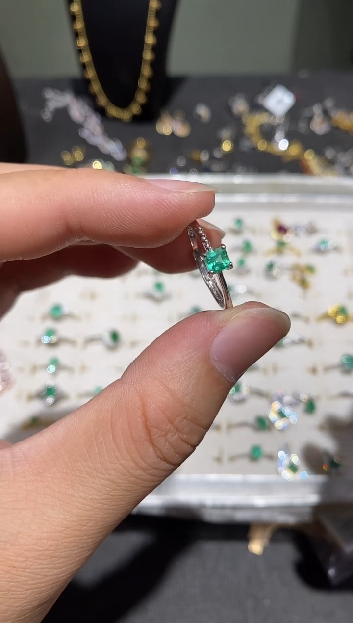 银S925镶嵌戒指祖母绿戒指