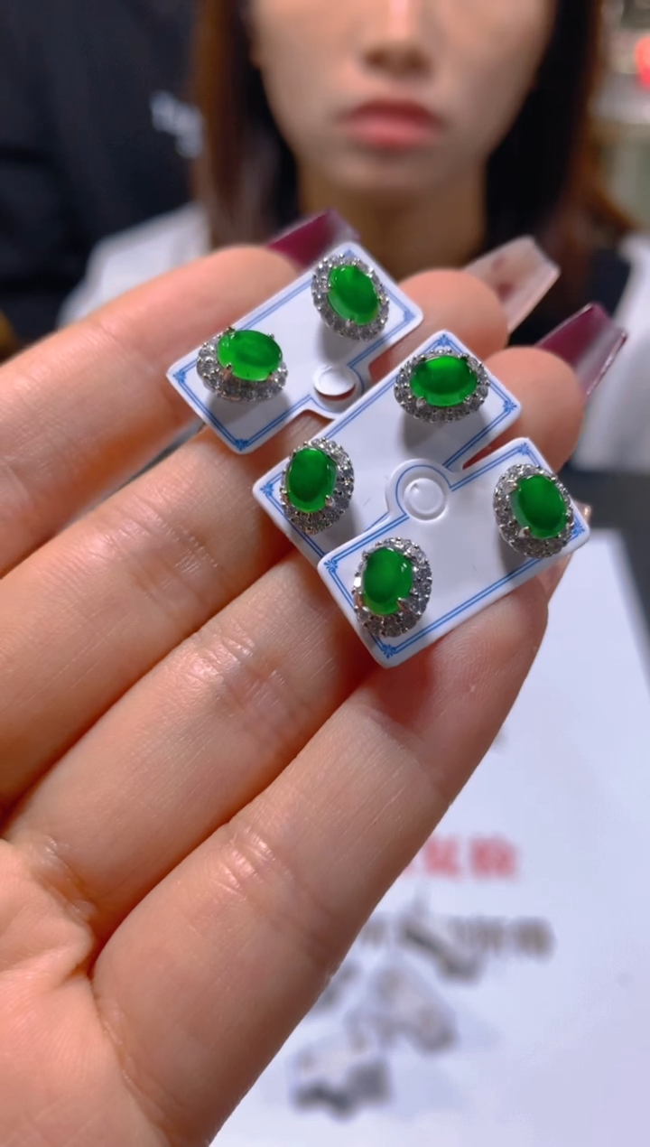 未镶嵌翡翠耳饰多样性发一