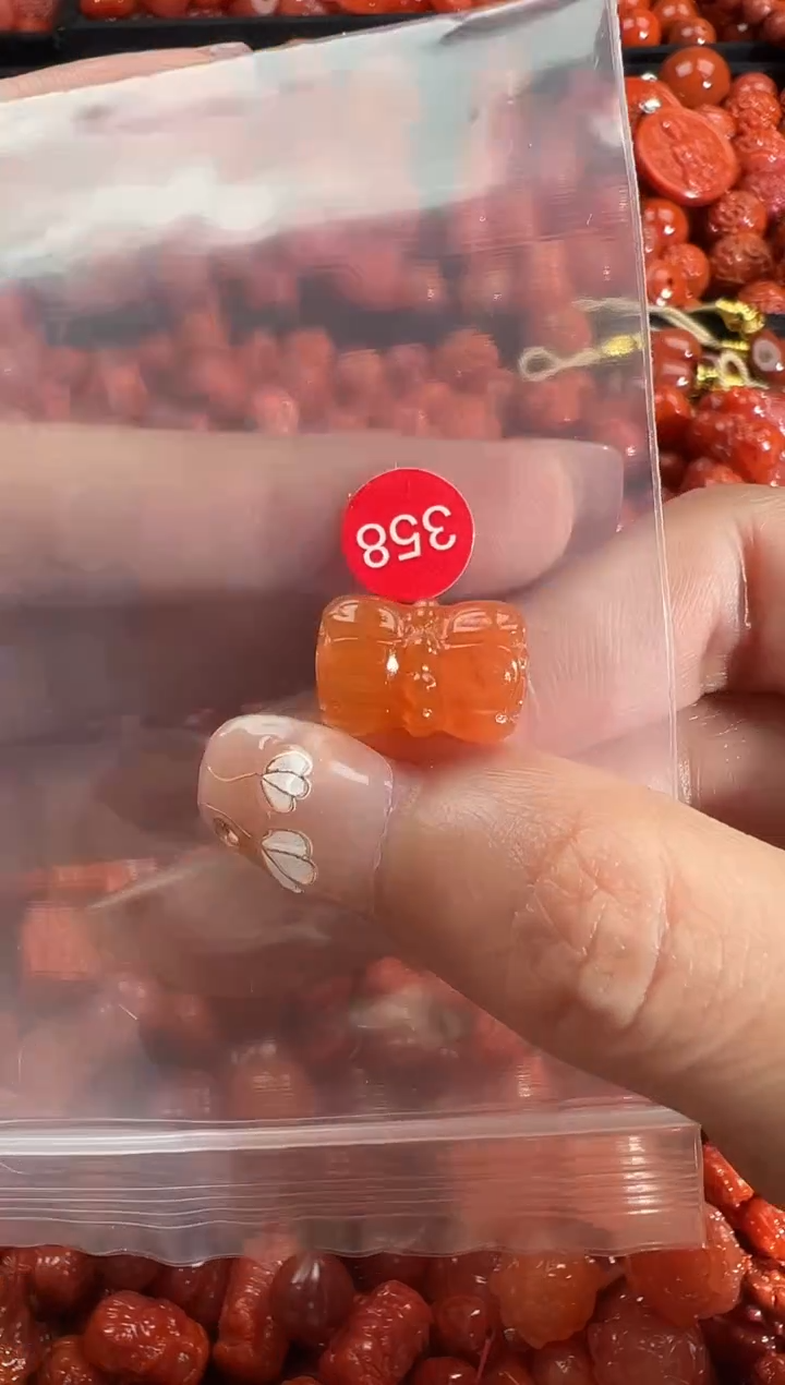 颈饰未镶嵌南红玛瑙1