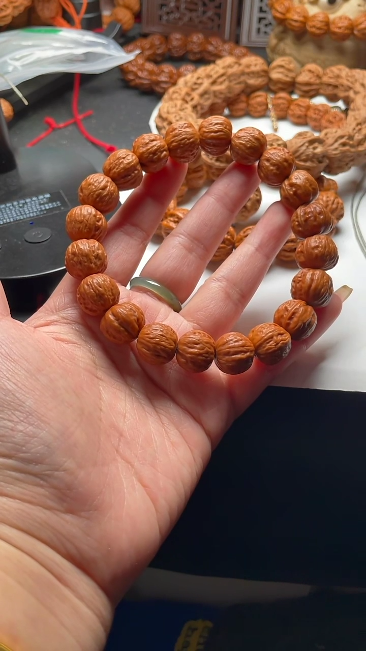 【闪购商品】文玩核桃手串京八棱