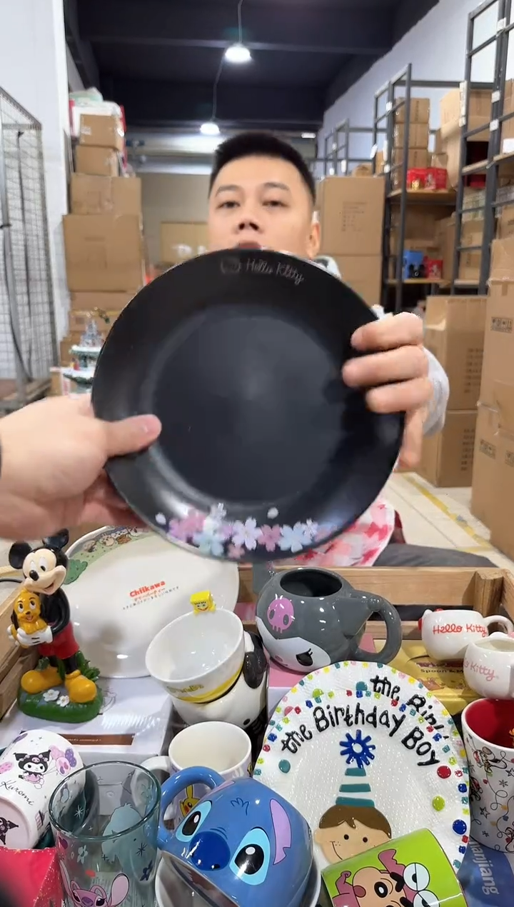 瓷片黑色kt猫樱花盘