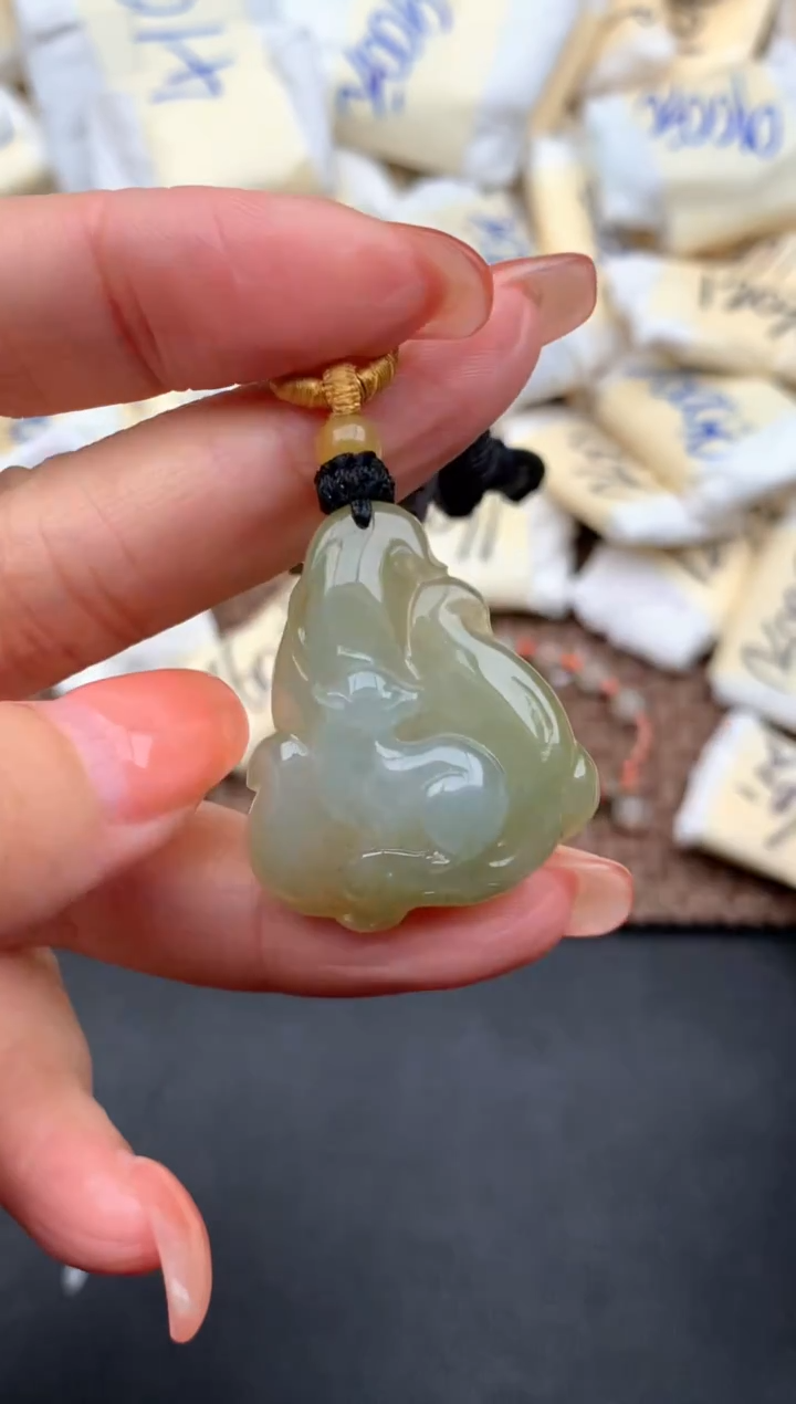 未镶嵌挂件翡翠1
