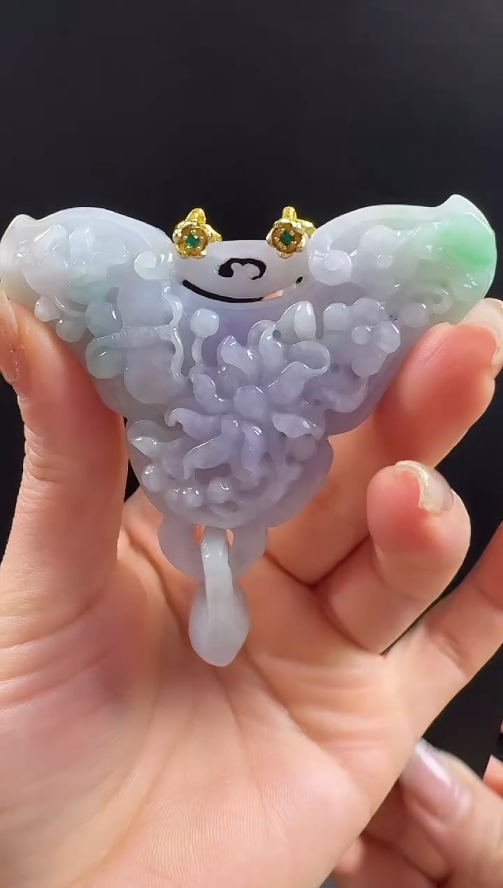 颈饰未镶嵌翡翠蝴蝶