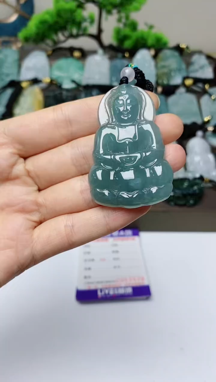 翡翠未镶嵌颈饰