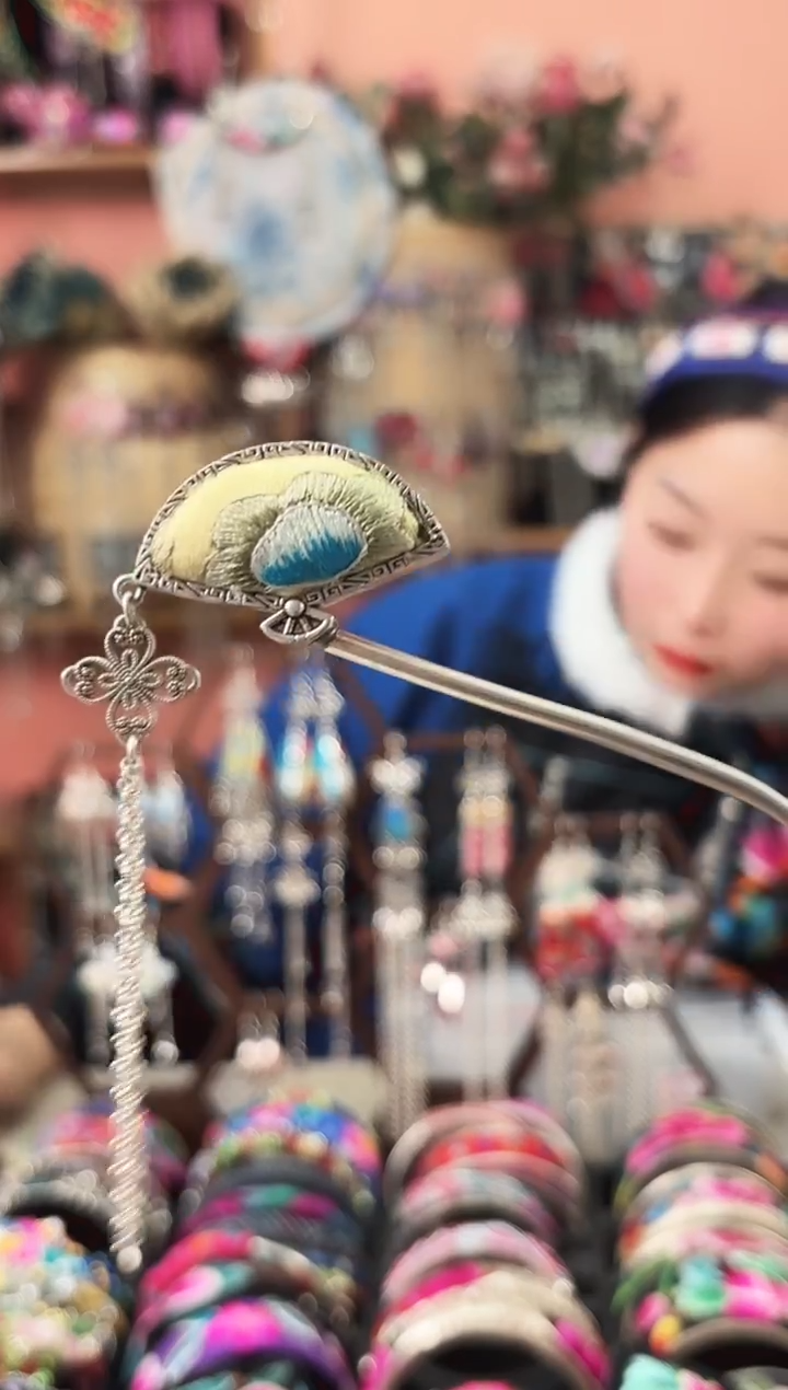 艺枝独绣手工饰品124