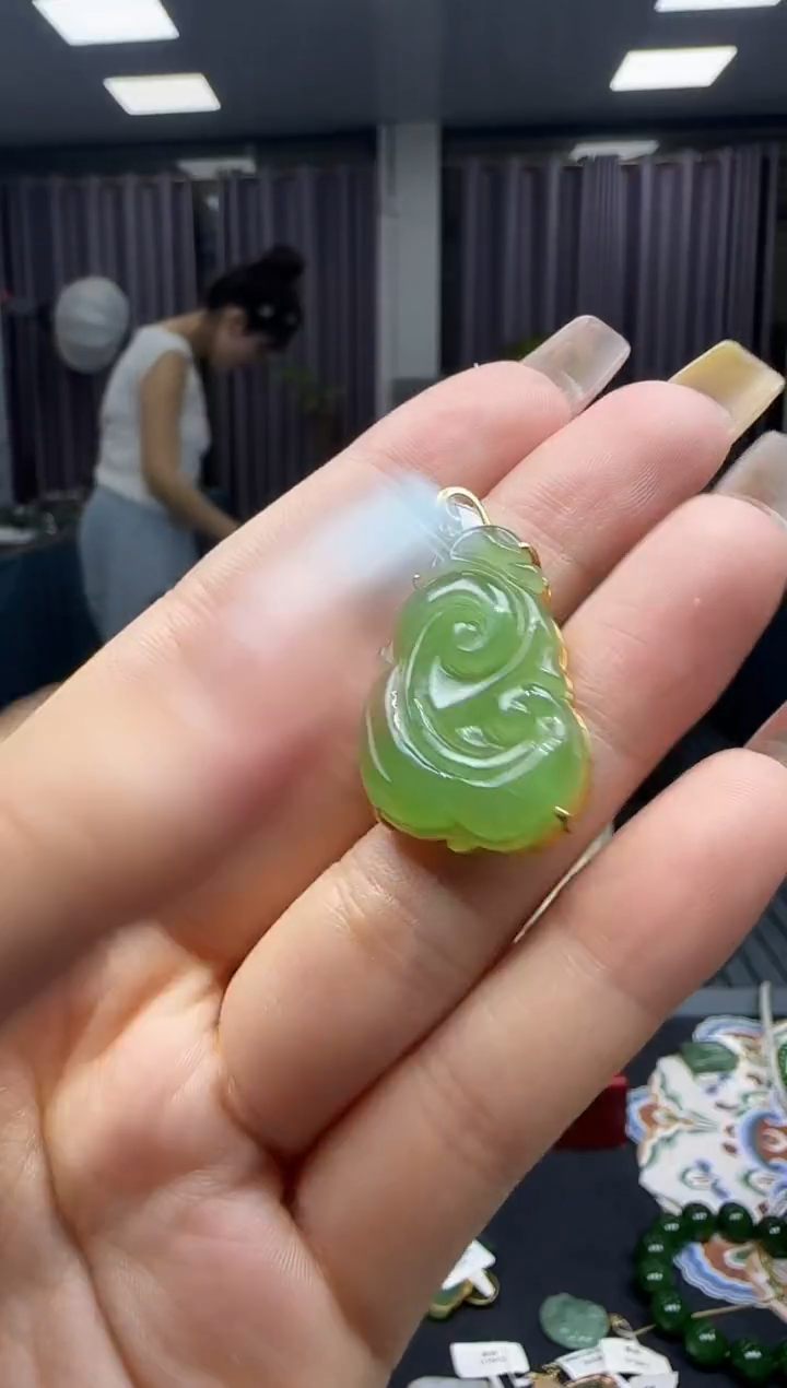 和田玉18K金镶嵌挂件1