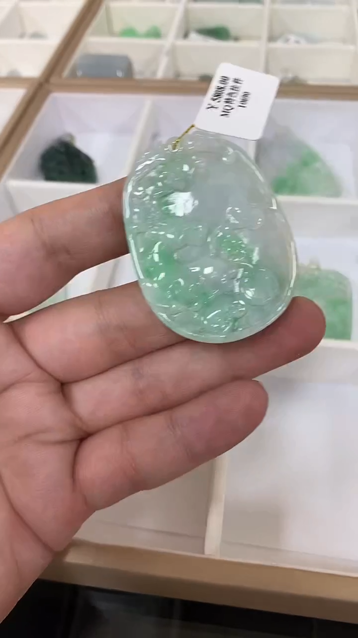 【闪购商品】翡翠挂件未镶嵌翡翠挂件10690