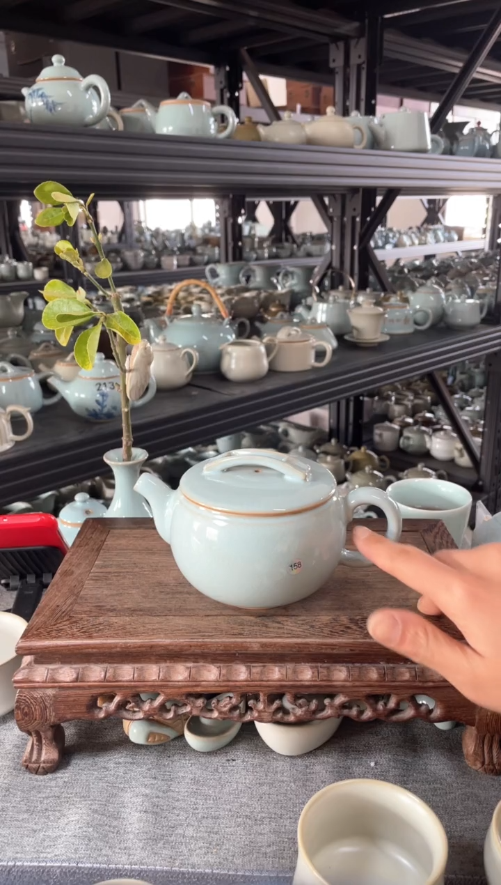 【闪购商品】瓷片天青汉鼓壶。。。。