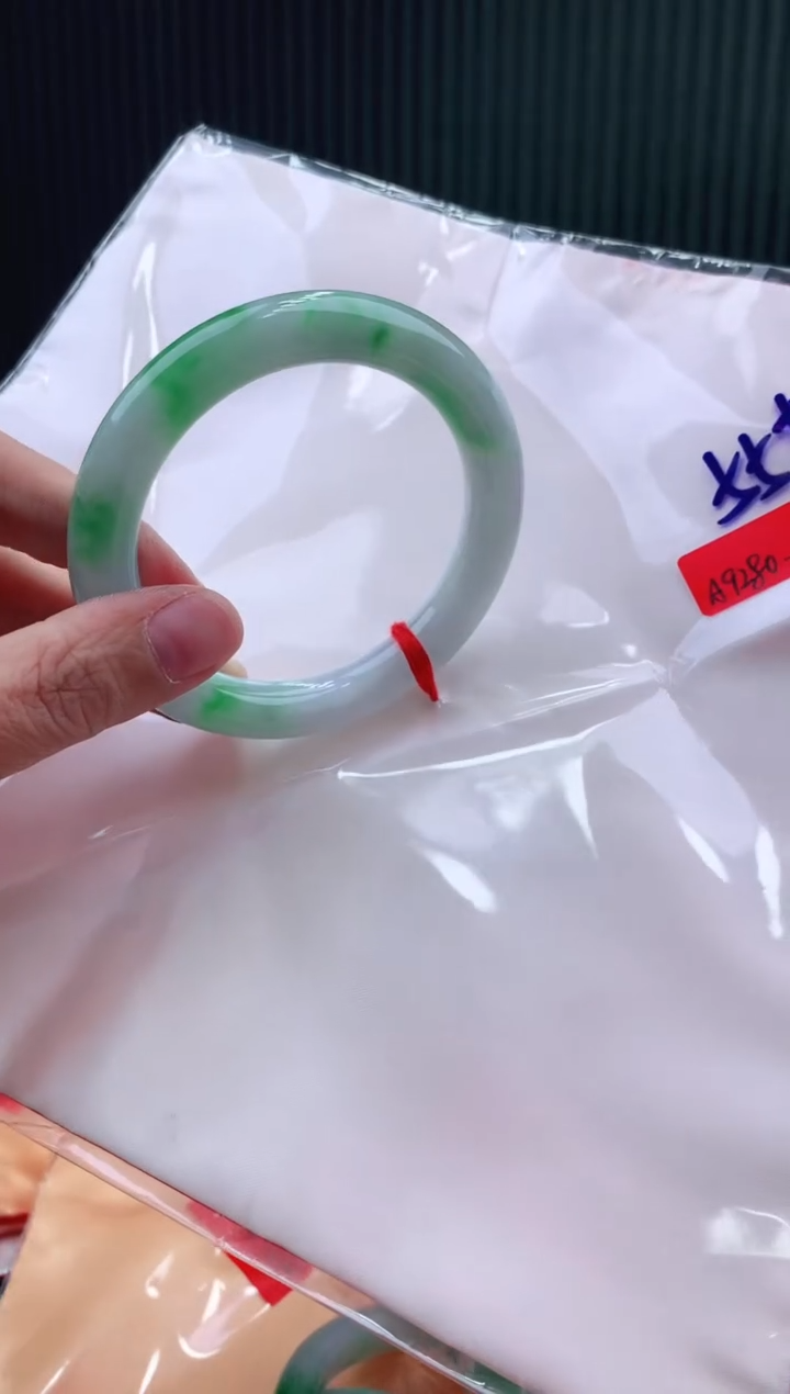 未镶嵌手镯翡翠55