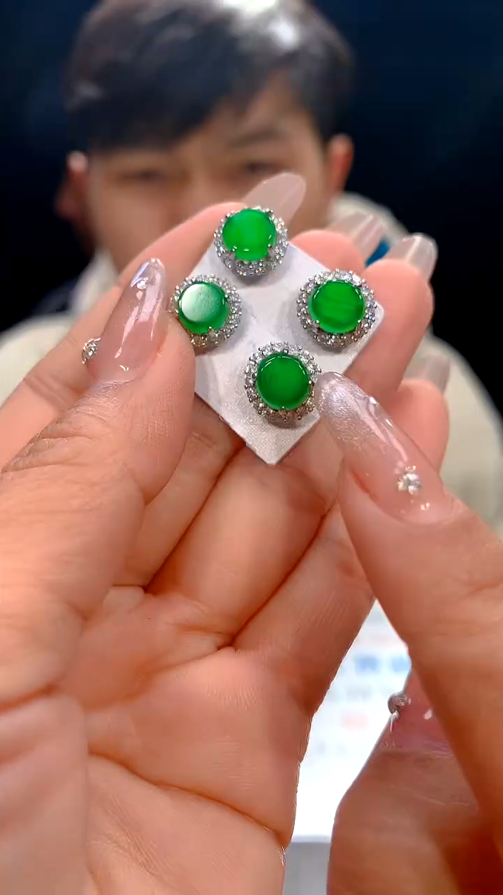 【闪购商品】定制翡翠未镶嵌24-多样性发货（发其一）