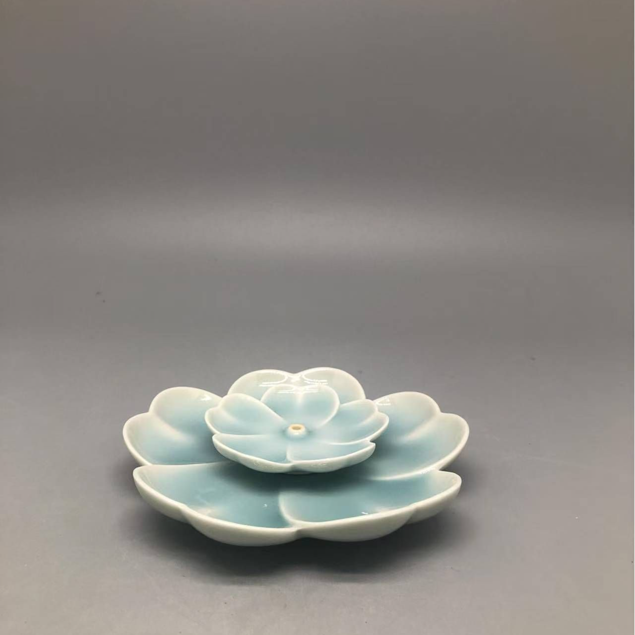 【天下龙泉】吴燕玲粉青莲瓣香插｜大乐优选