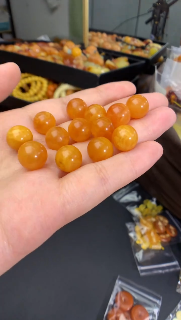 蜜蜡未镶嵌珠宝奇石多样性发一件