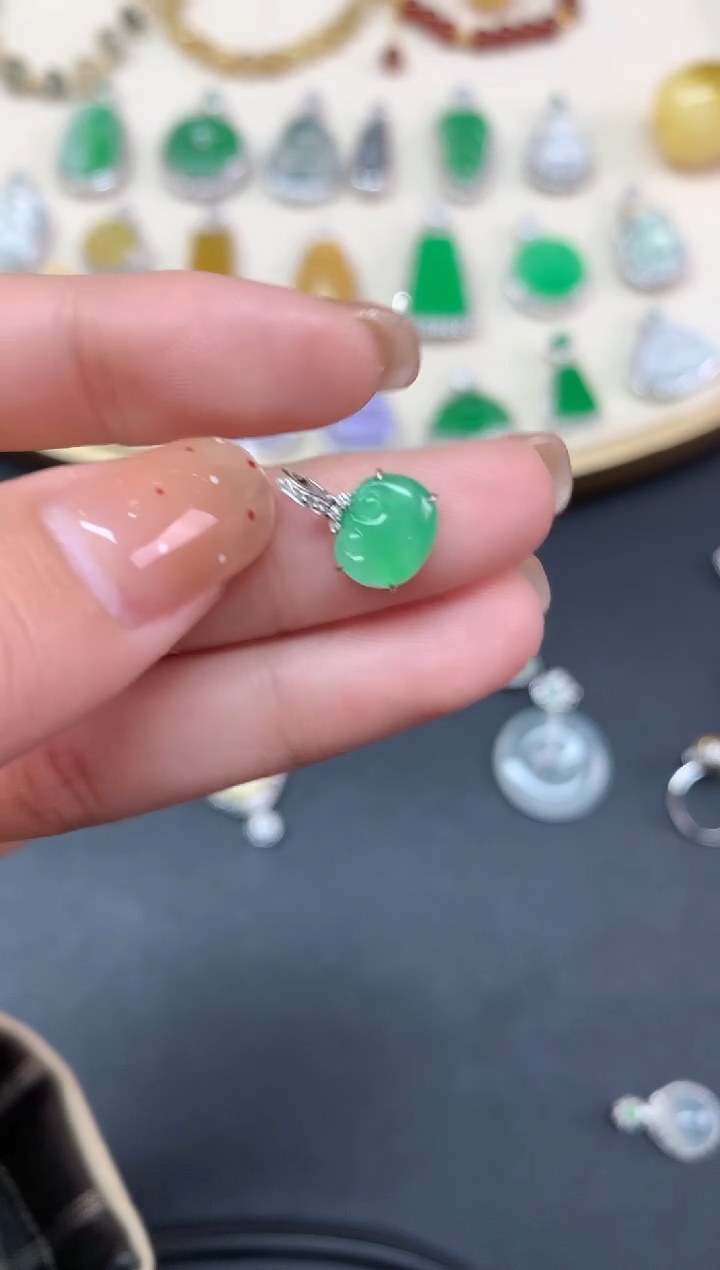 【闪购商品】翡翠吊坠(不含链)18K金镶嵌吊坠A444|1980