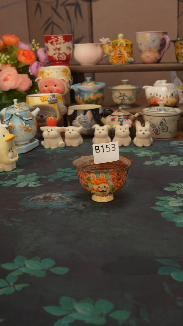 迷糊  小白兔紫砂花口杯153