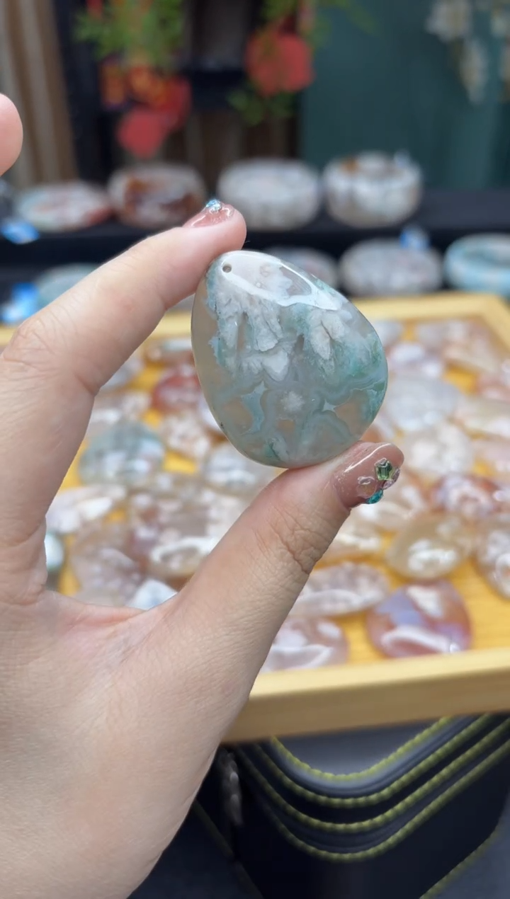 【闪购商品】石英质玉颈饰未镶嵌958