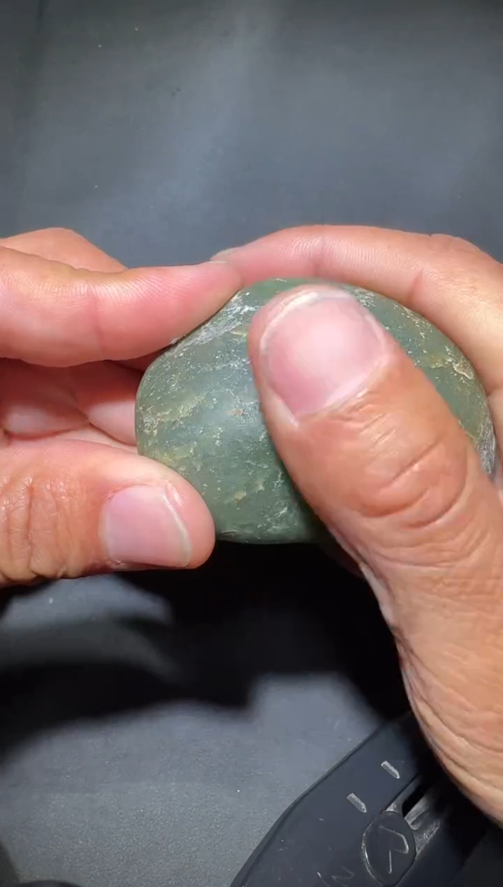 未镶嵌和田玉（糖玉）挂件和田玉