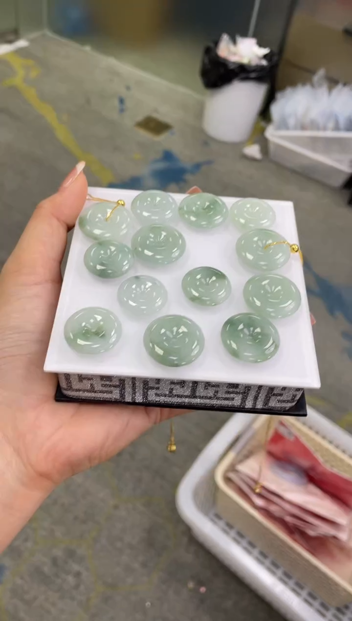 吊坠(赠链)银S925镶嵌翡翠平安扣   多样性发货发一件