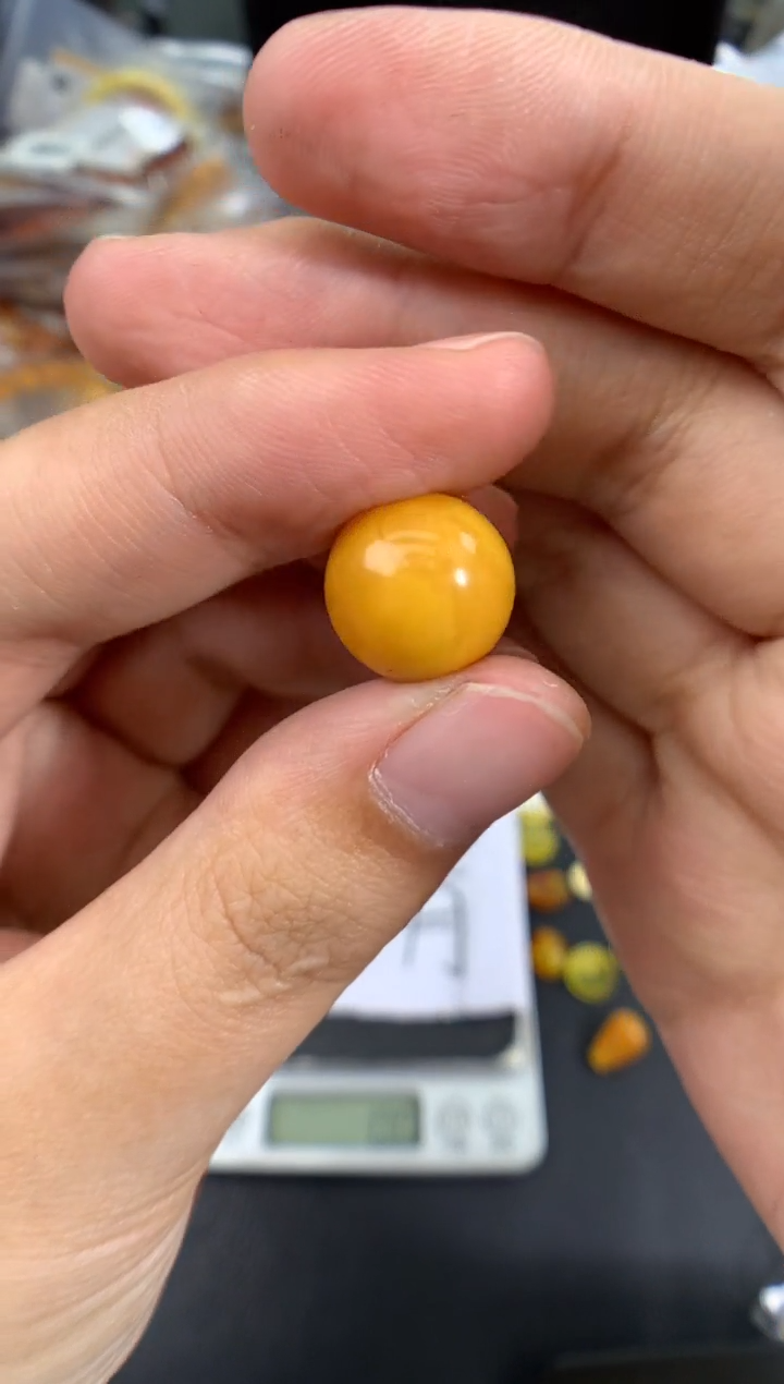 琥珀未镶嵌珠宝奇石1