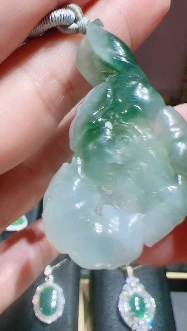 【闪购商品】翡翠颈饰未镶嵌202521436