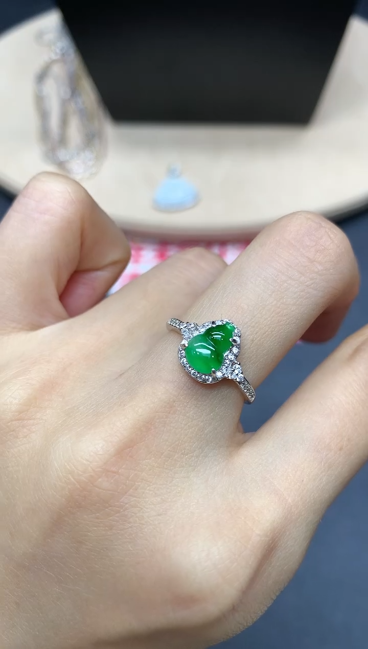 【闪购商品】翡翠戒指银S925镶嵌葫芦【无服务费】