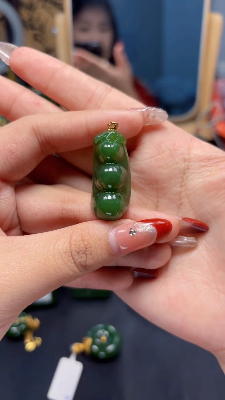 【闪购商品】和田玉（碧玉）吊坠(赠链)18K金镶嵌1