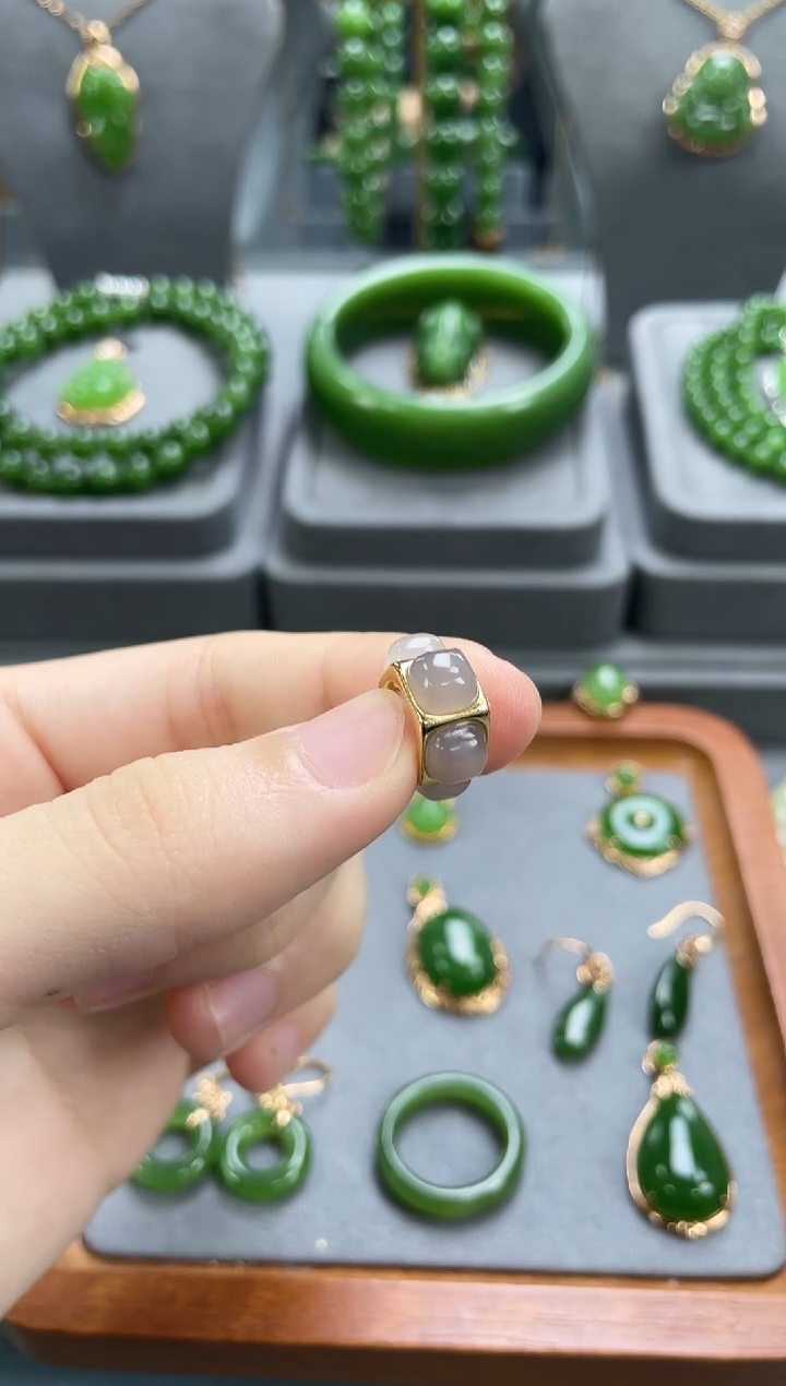 吊坠(不含链)银S925镀金镶嵌和田玉吊坠 银S925镀金镶嵌 和田玉