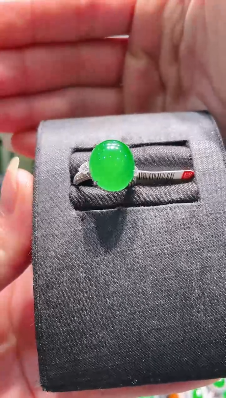 翡翠18K金镶嵌颈饰A63戒指