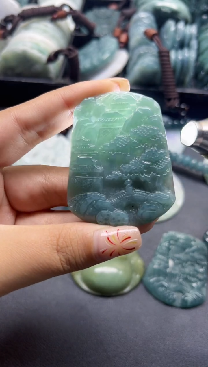 【闪购商品】翡翠颈饰未镶嵌翡翠