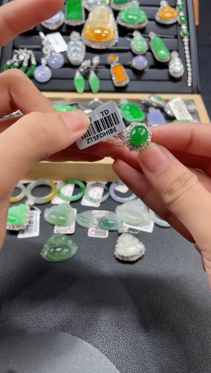 18K金镶嵌戒指翡翠ZHG00102-034