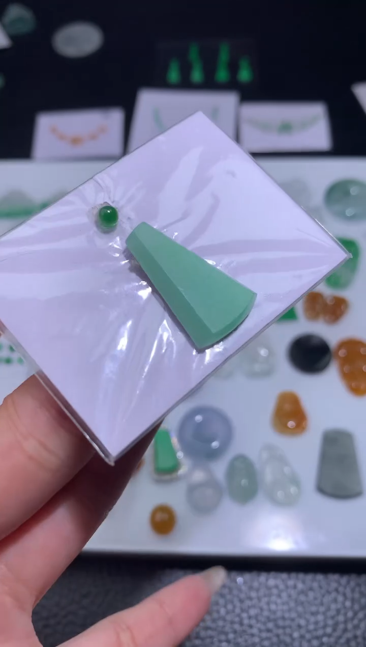 【闪购商品】定制翡翠未镶嵌毛货